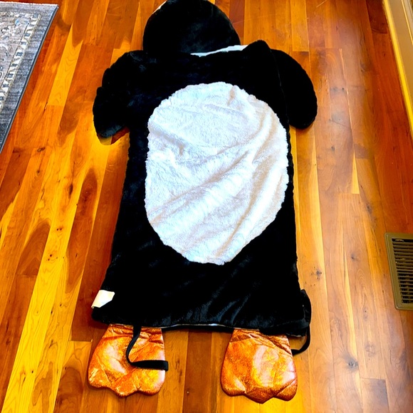 Penguin Sleeping bag soft velvet fabric with side zip for kids. - Picture 1 of 13